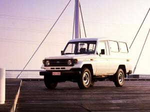 Toyota Land Cruiser 70 (J78) 1990 года